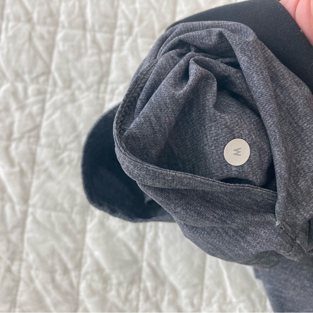 Lululemon Grey Drawstring Athletic Running Shorts… - image 5